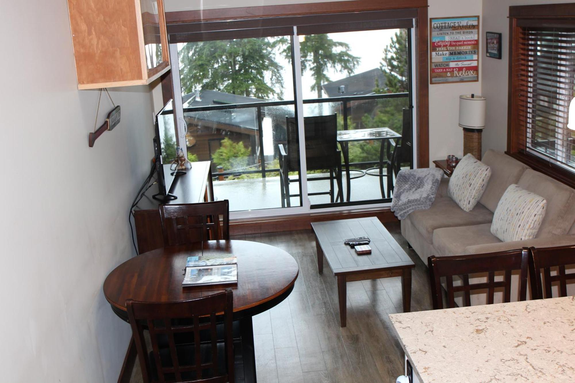 Tilby'S Rainbow Cottage Port Renfrew Exterior photo