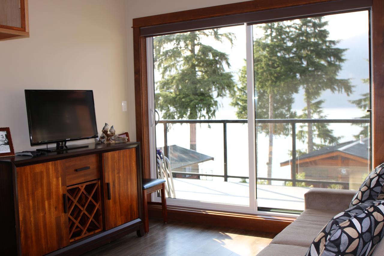 Tilby'S Rainbow Cottage Port Renfrew Exterior photo