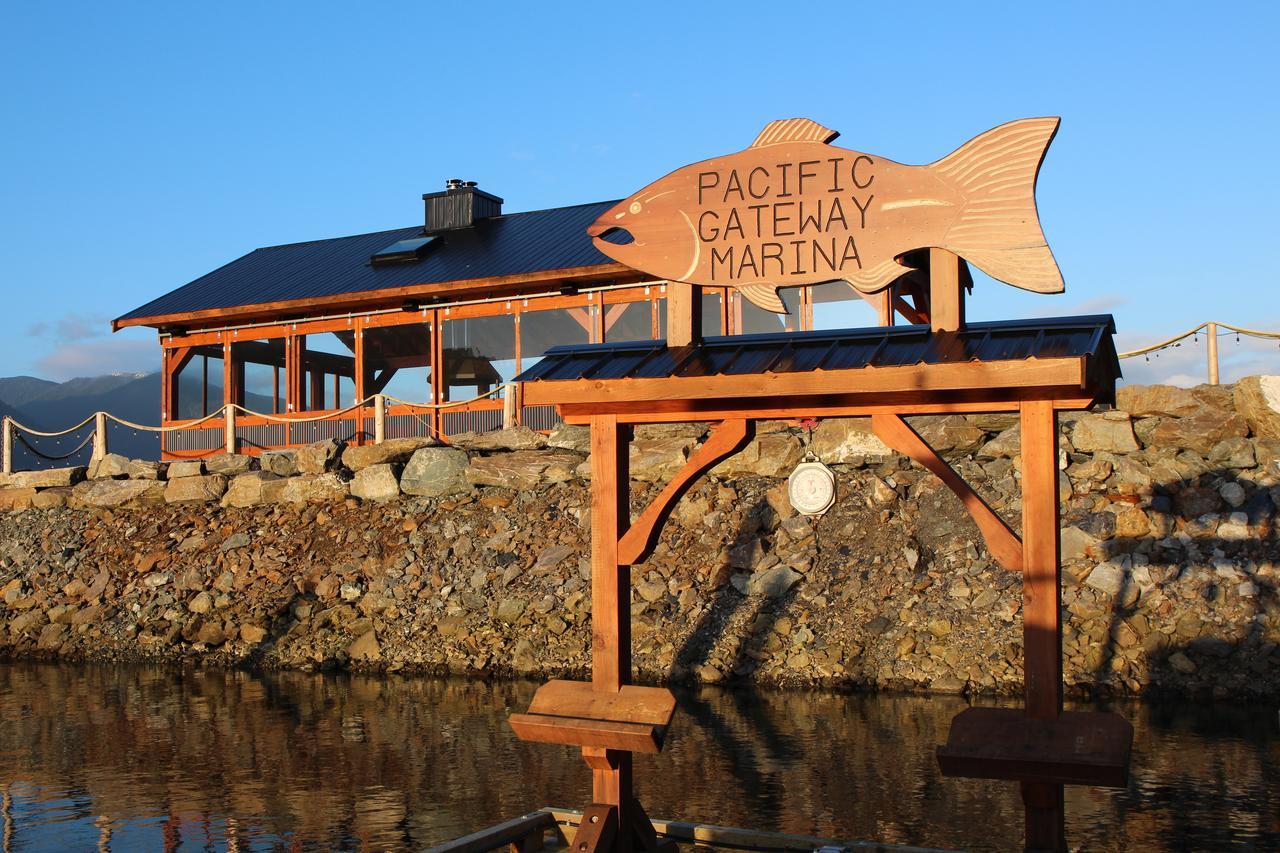 Tilby'S Rainbow Cottage Port Renfrew Exterior photo